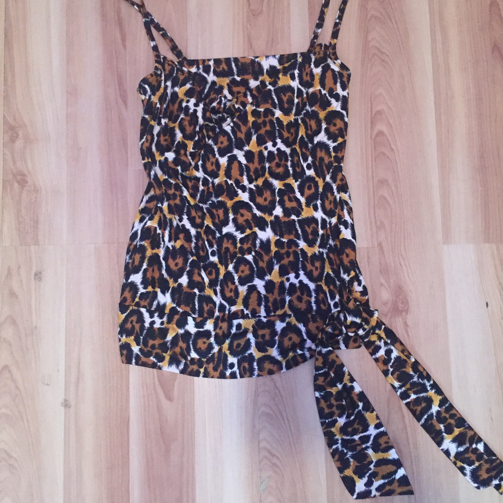 Trina Turk 100% silk blouse NWT